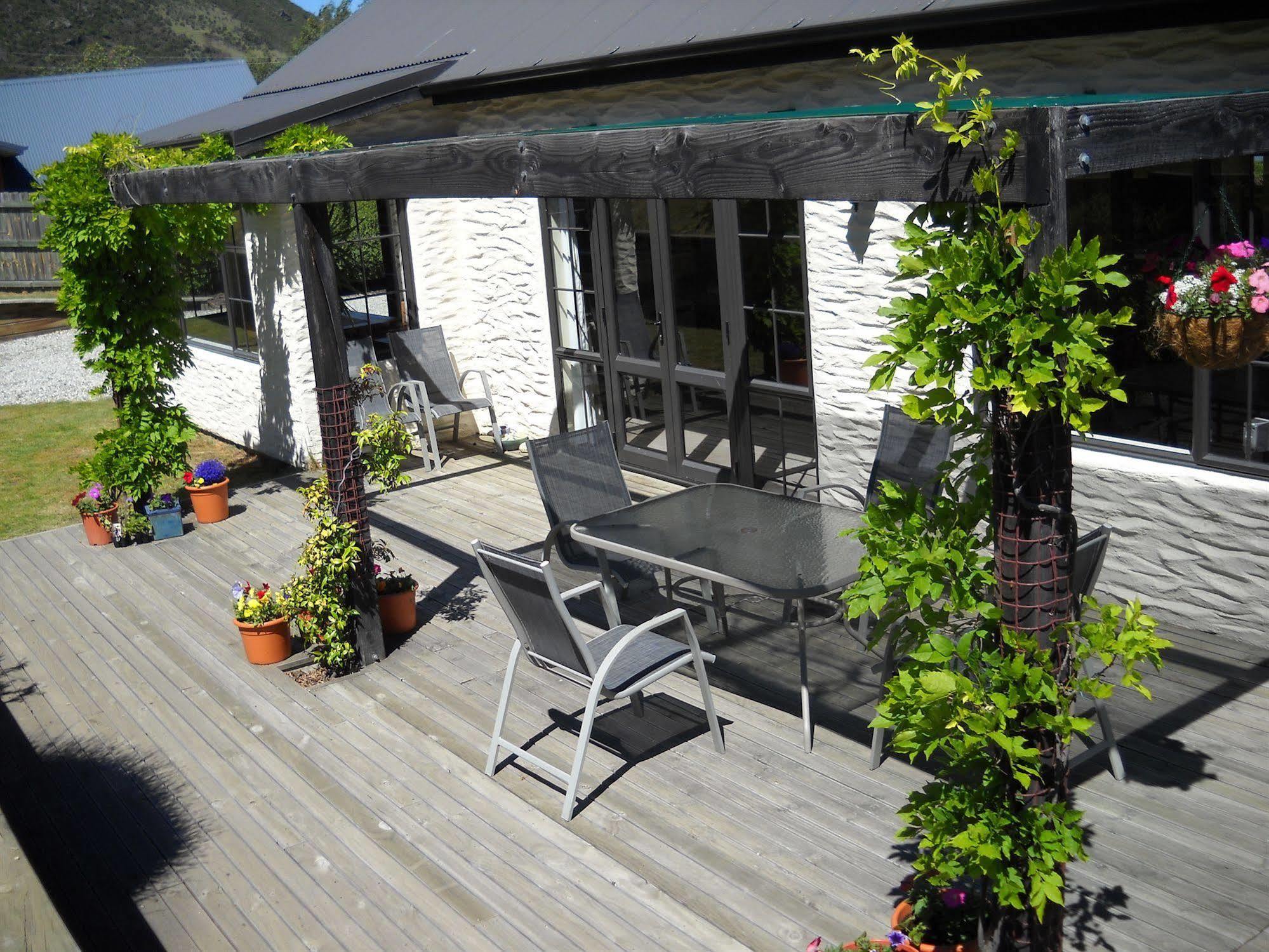 Criffel Peak View Bed And Breakfast Wanaka Esterno foto