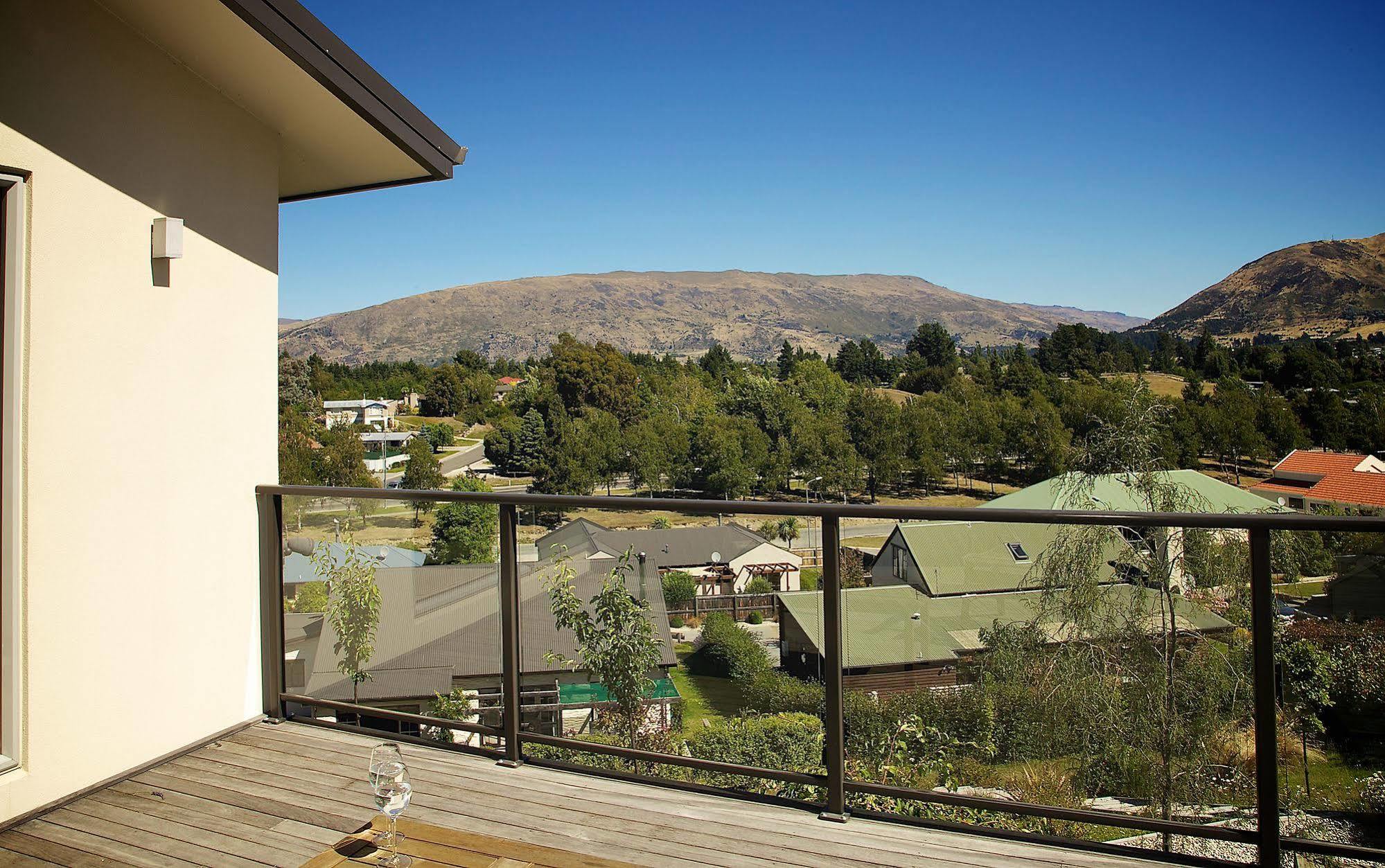 Criffel Peak View Bed And Breakfast Wanaka Esterno foto