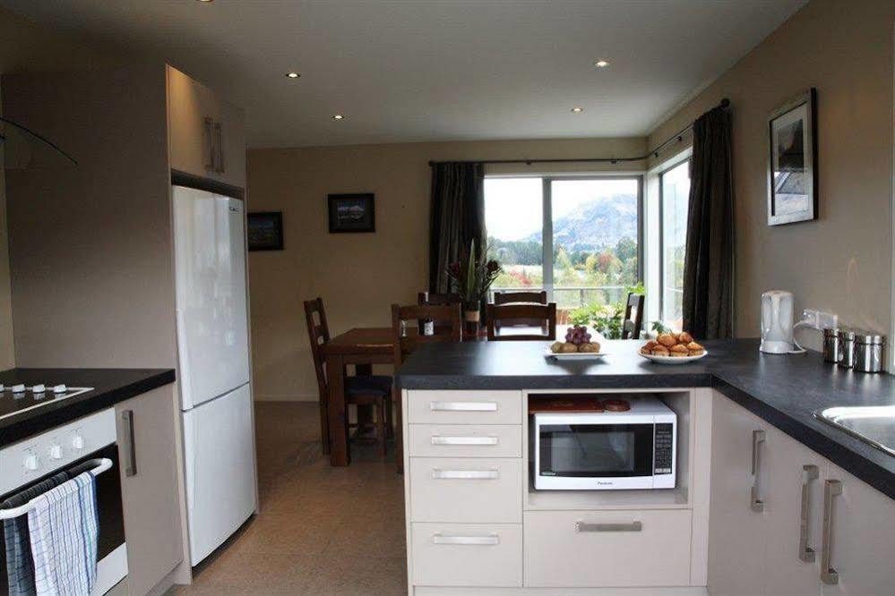 Criffel Peak View Bed And Breakfast Wanaka Esterno foto